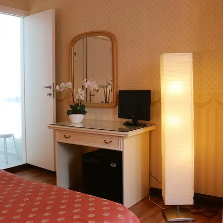 Du Parc Hotel 3*